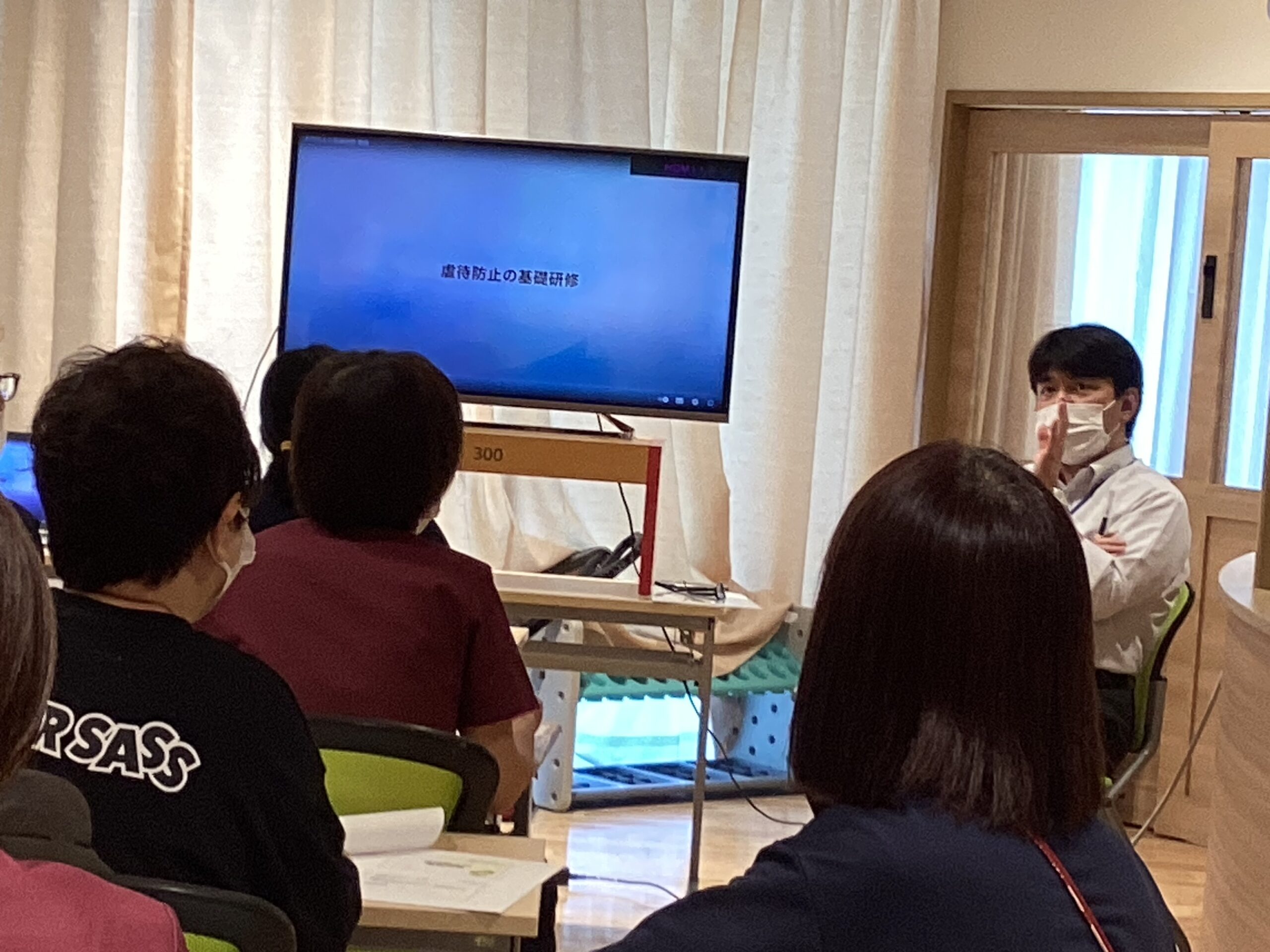 身体拘束・虐待防止の基礎研修を実施しました
