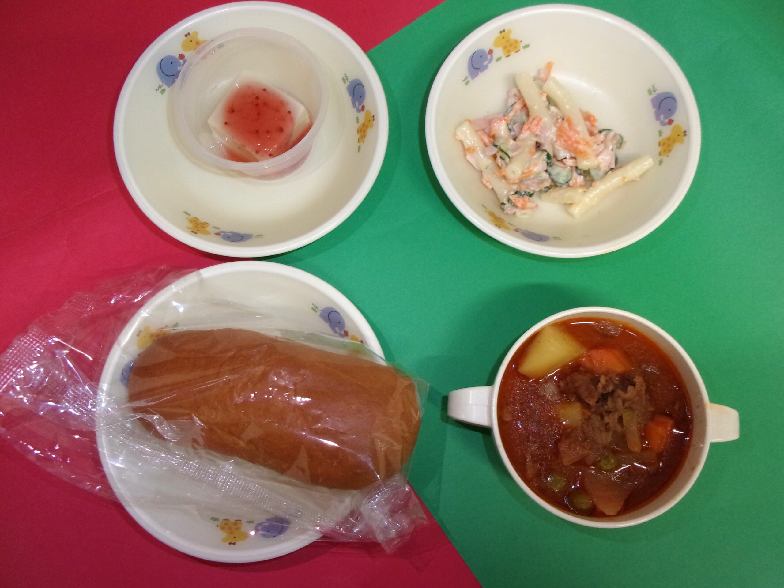 12月のお誕生日会🎂（給食室）