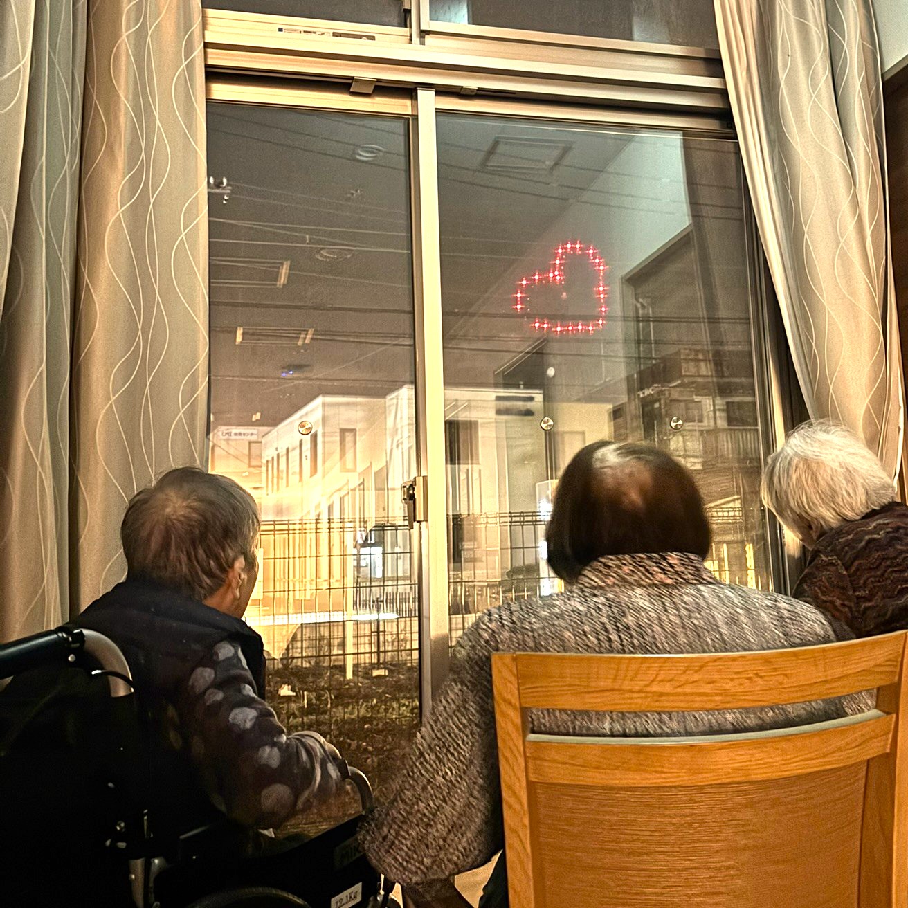 🎄クリスマスの装飾 番外編🎆 ~柏の葉エリアで冬の花火イベント「クリスマス花火」~ 🎄クリスマスの装飾 番外編🎆 ~柏の葉エリアで冬の花火イベント「クリスマス花火」~