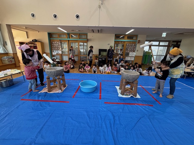 もちつきペッタンペッタン😀