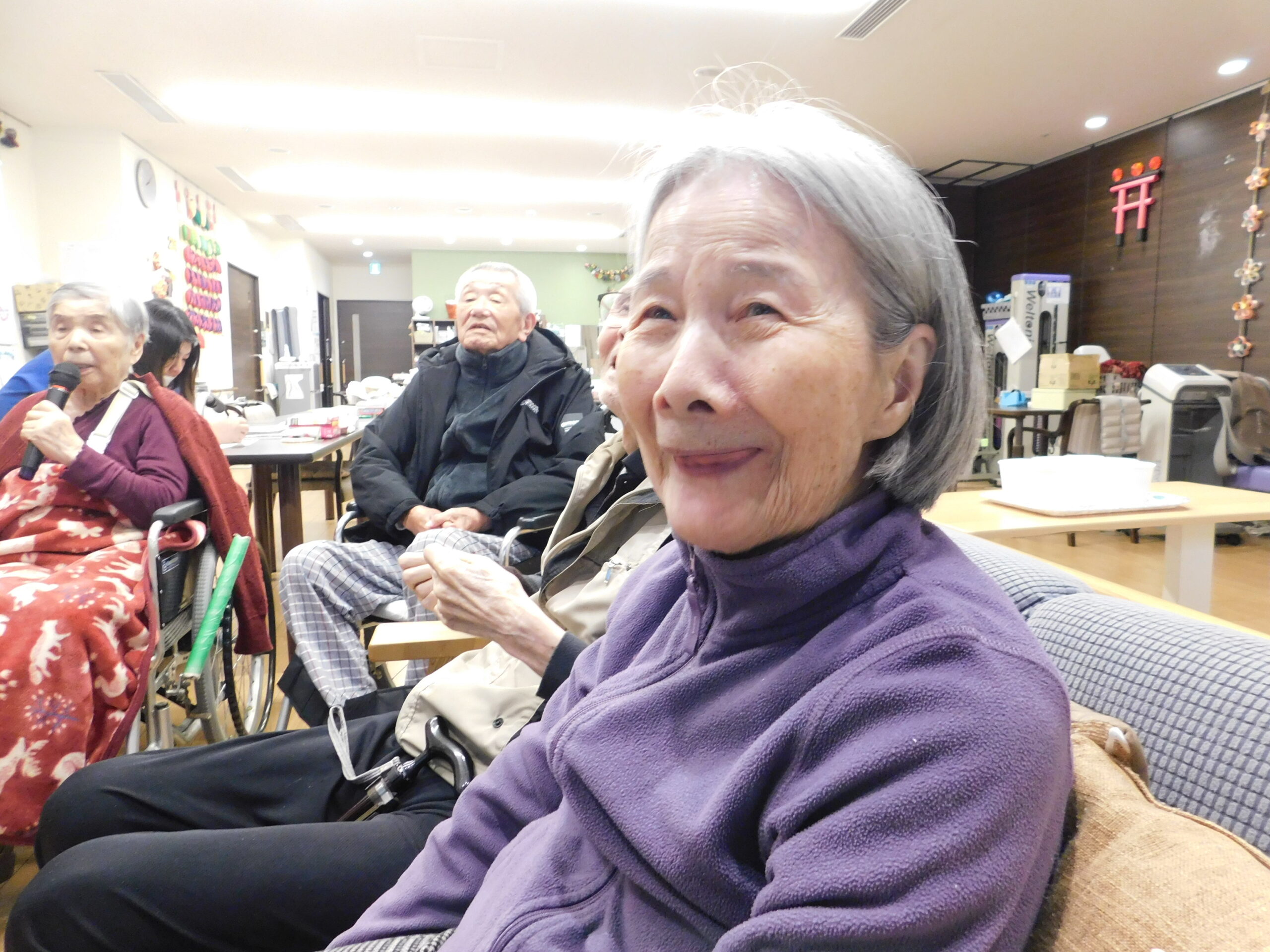 歌って元気♪マイク争奪戦！？