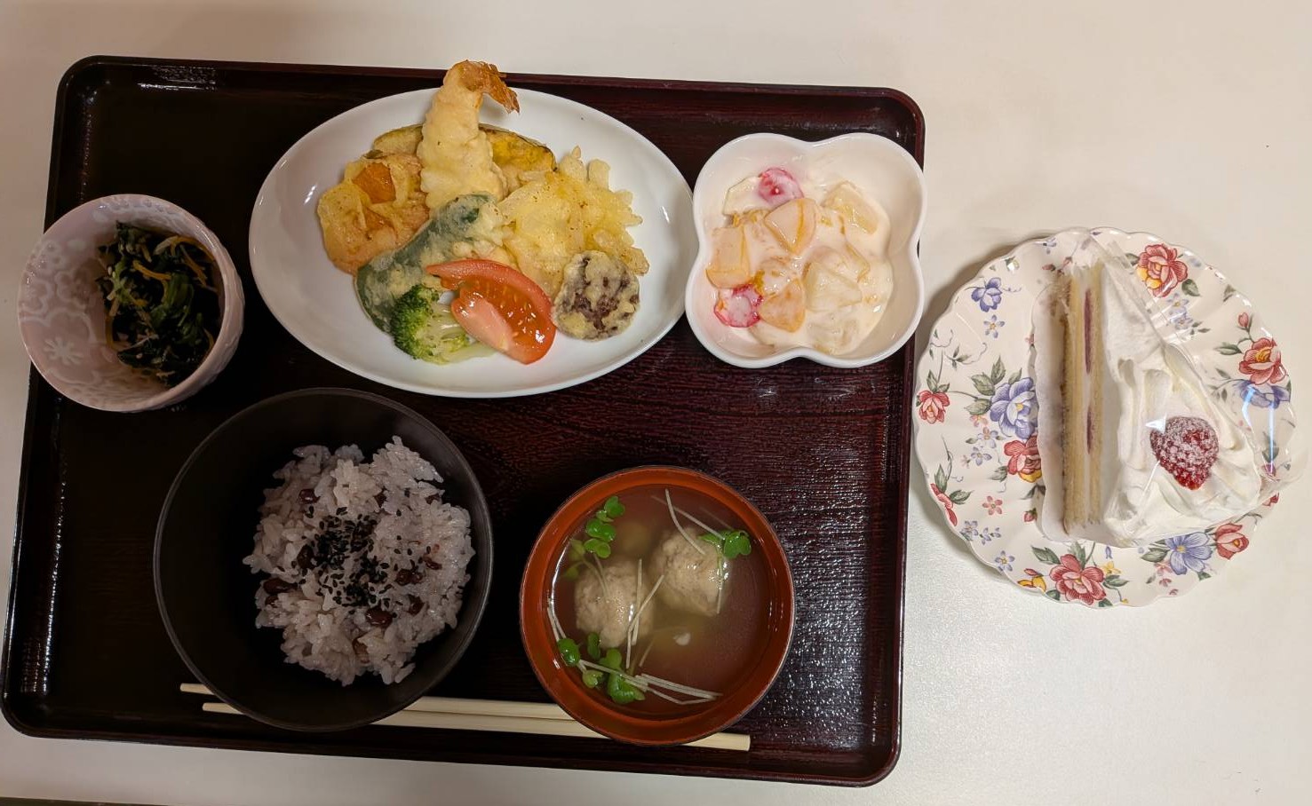 和庵　5月誕生会（1階ご入居者様）🎂