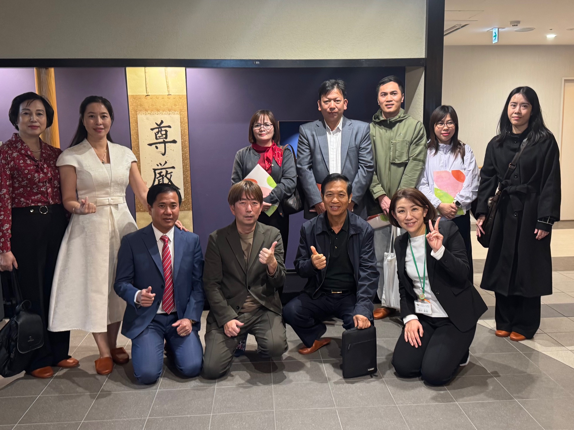 ベトナムの経済界の方々御一行様と　at　特別養護老人ホーム孝の季苑