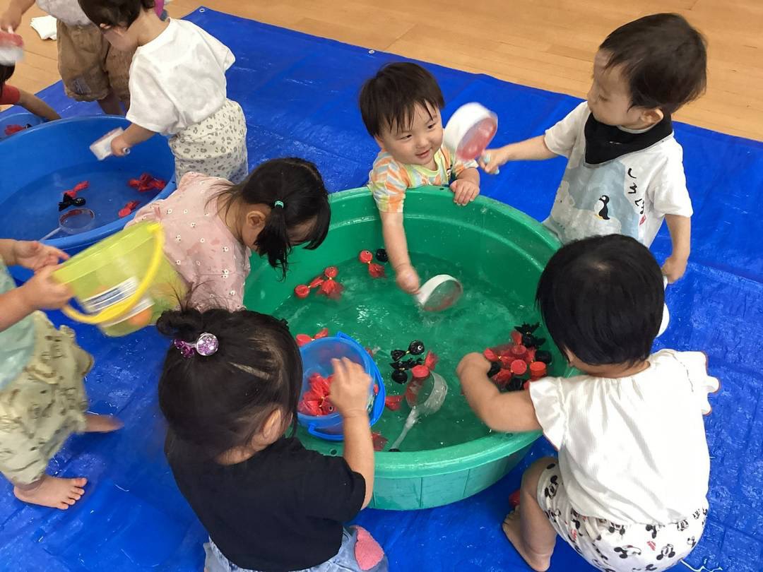 水風船あそび＆金魚すくいあそび♡　～１歳児～
