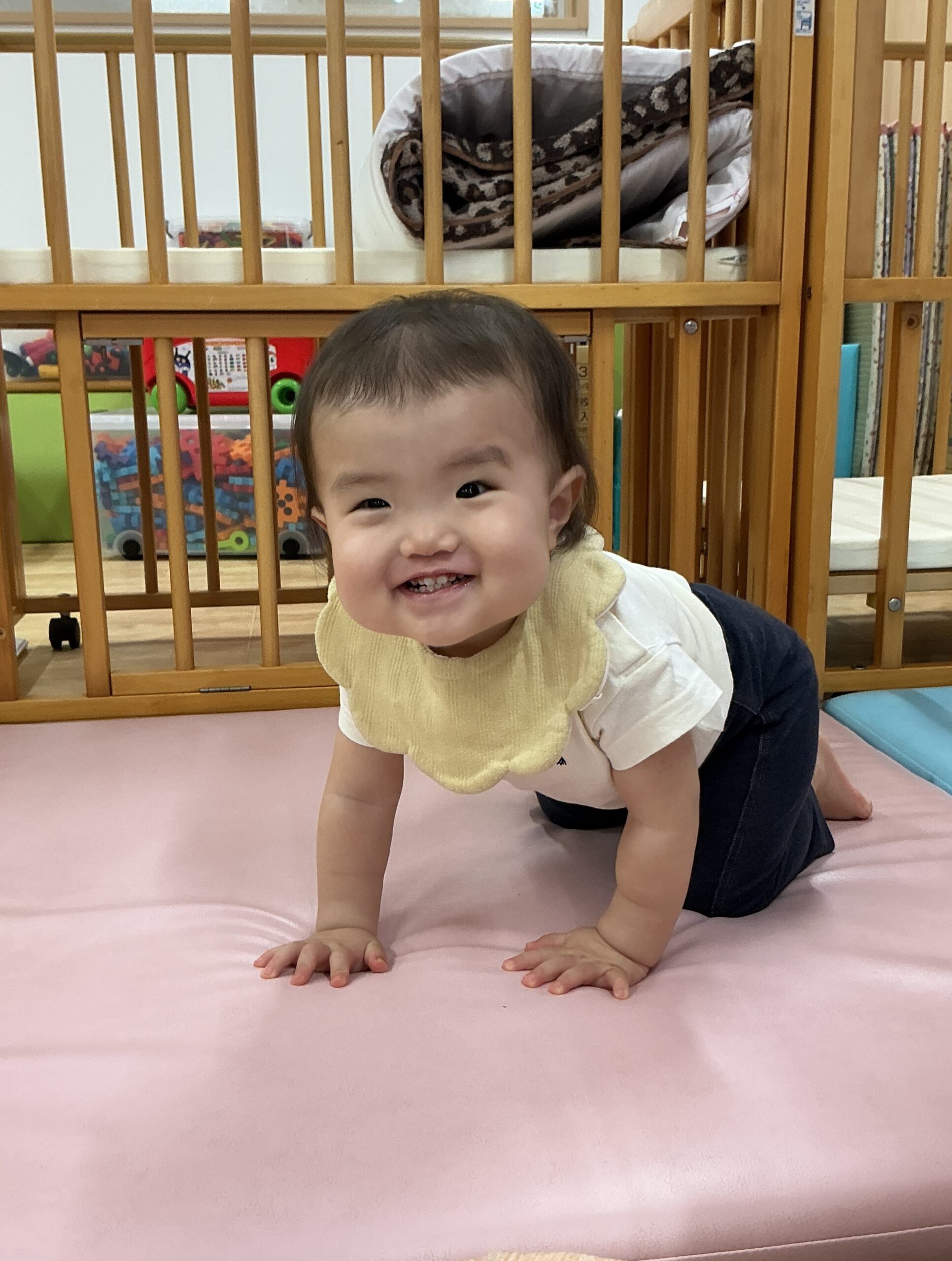マット遊びをしました🌟（ほし組　０歳児）